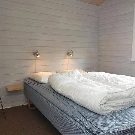 Vakantiehuis Awesome Home In Hejls With Wifi *